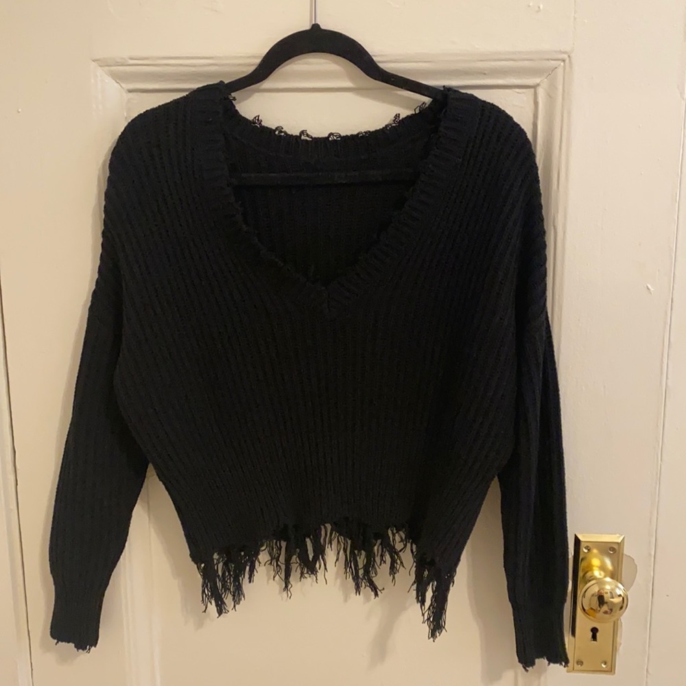 Black V-Neck Cropped Sweater